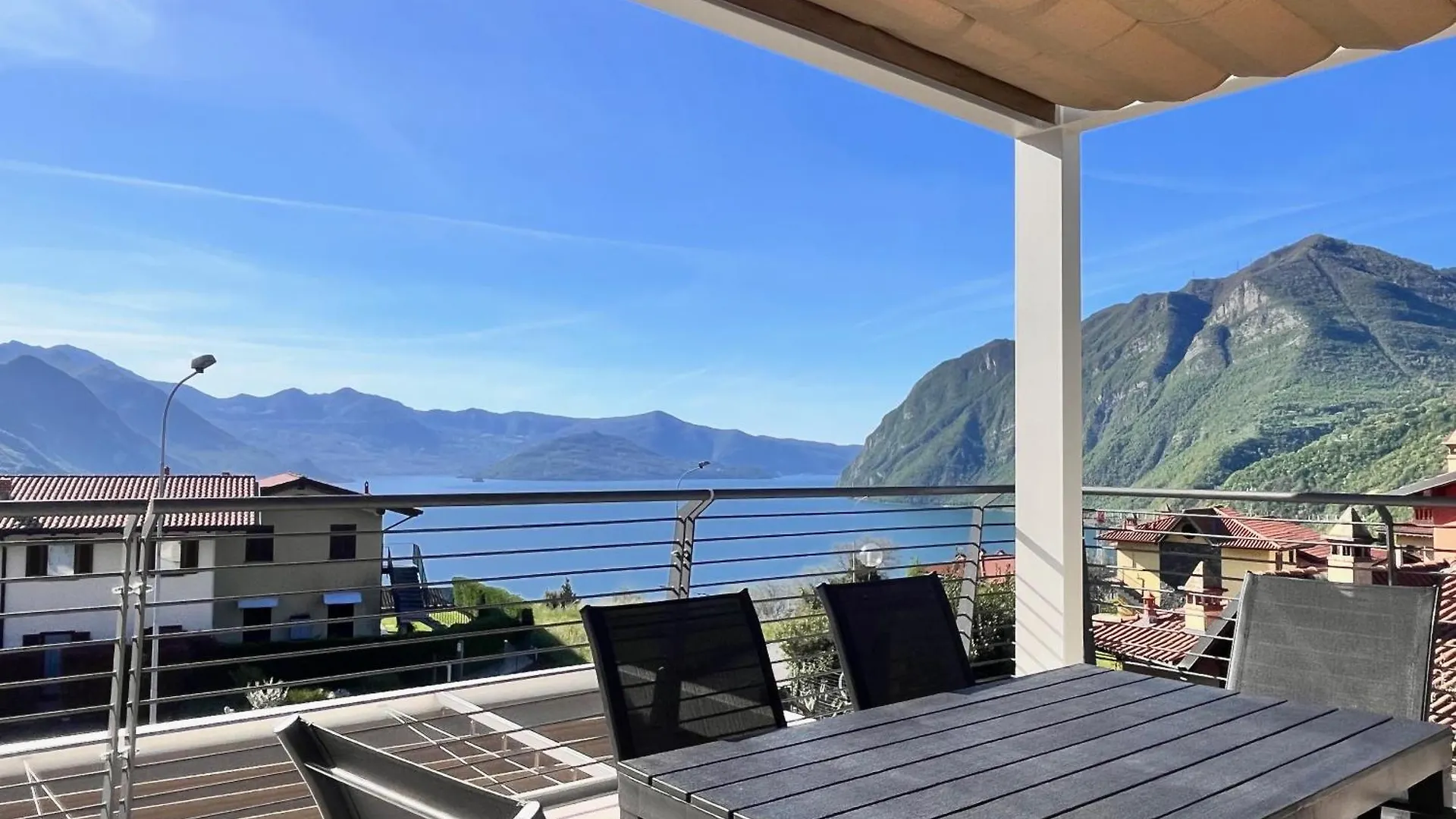 Costa Blu - Terrace Overlooking The Lake & Pool Riva di Solto