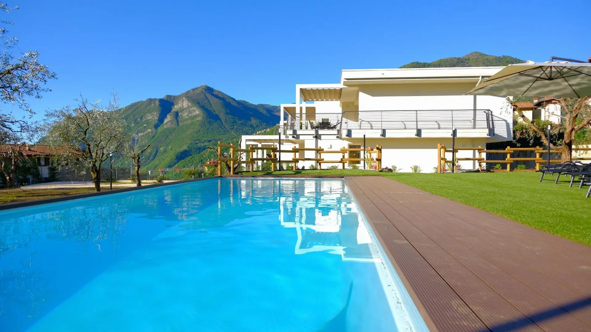 Costa Blu - Terrace Overlooking The Lake & Pool Riva di Solto 0*,