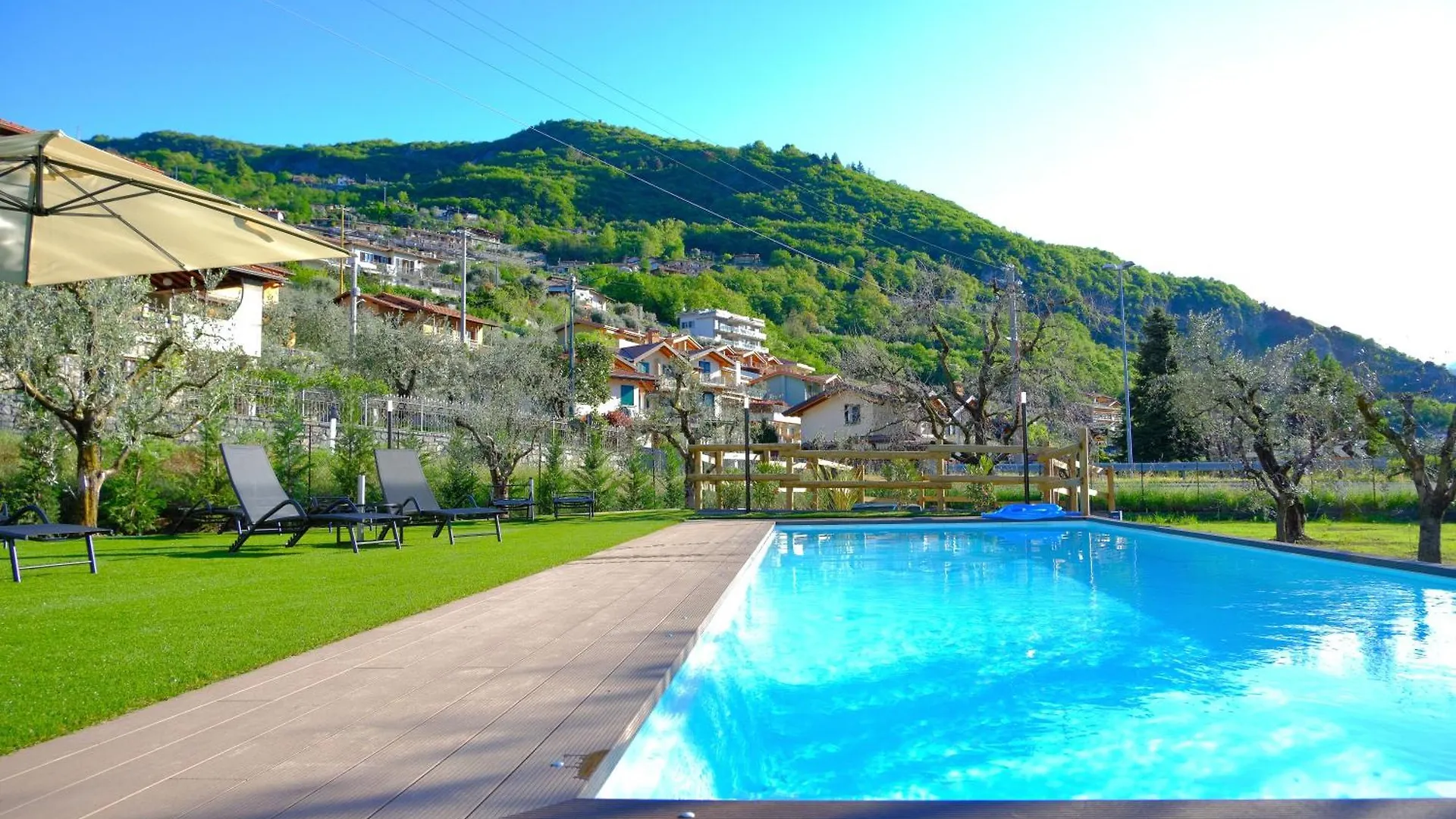 Costa Blu - Terrace Overlooking The Lake & Pool Riva di Solto 0*,