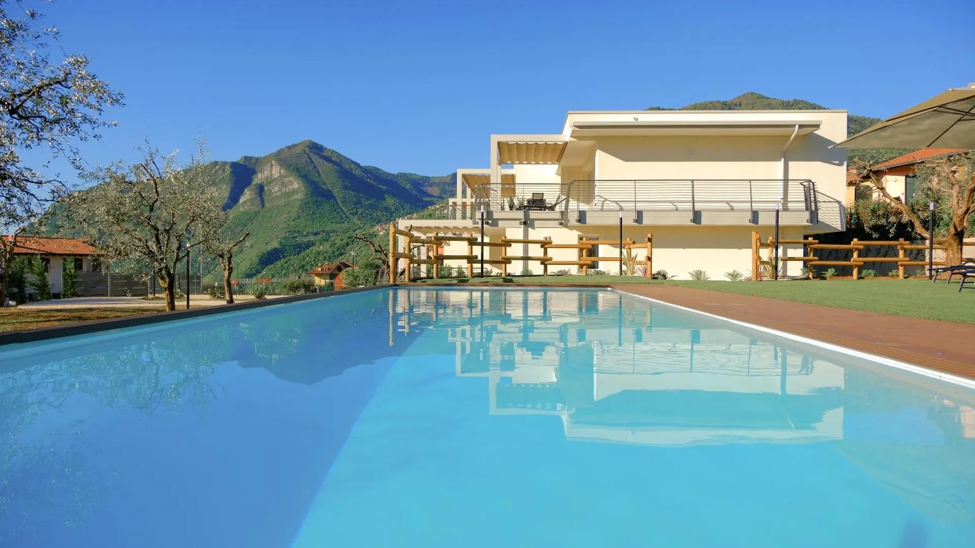 Apartmán Costa Blu - Terrace Overlooking The Lake & Pool Riva di Solto Itálie